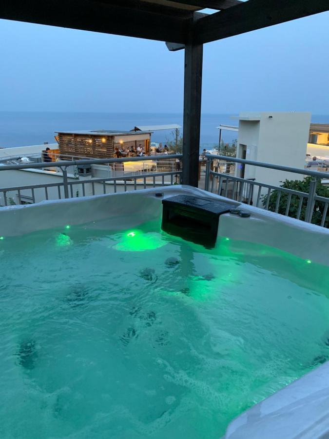 Hotel Calavita Rooftop & Spa San-Martino-di-Lota Экстерьер фото